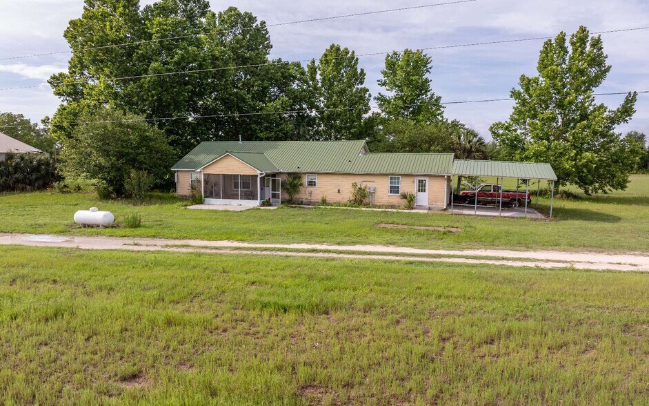 1083 SW County Road 351, Mayo, FL à vendre - Photo du bâtiment - Image 3 de 45