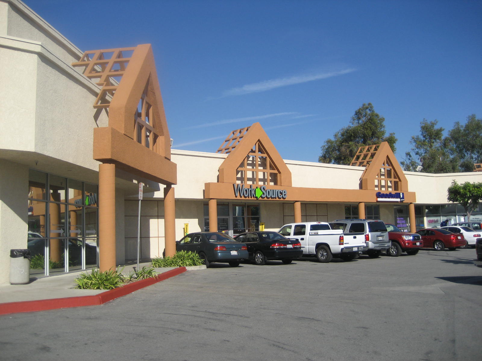 11629-11665 Valley Blvd, El Monte, CA à louer Photo du bâtiment- Image 1 de 6