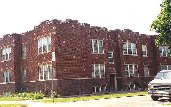 6355-6357 S Francisco Ave, Chicago, IL for sale - Primary Photo - Image 1 of 3