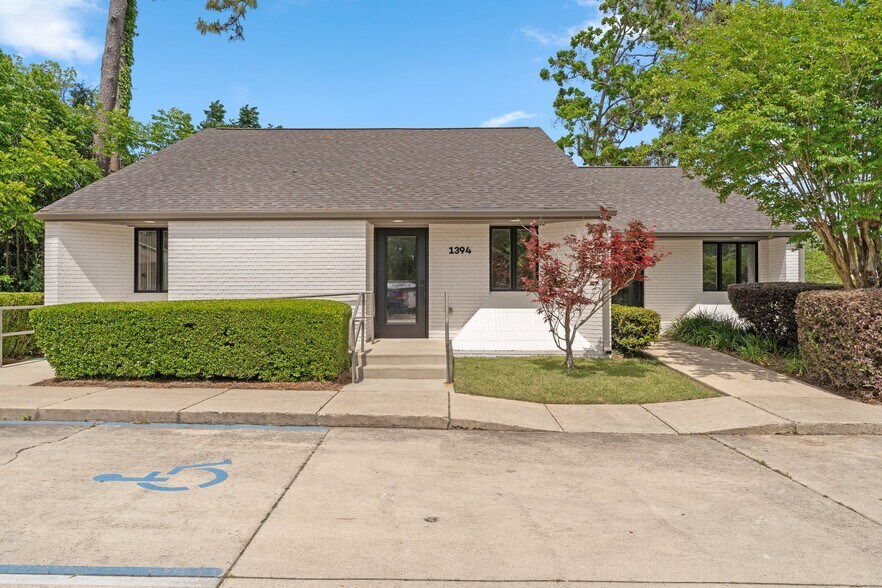 1394 Timberlane Rd, Tallahassee, FL à louer - Photo du bâtiment - Image 1 de 16