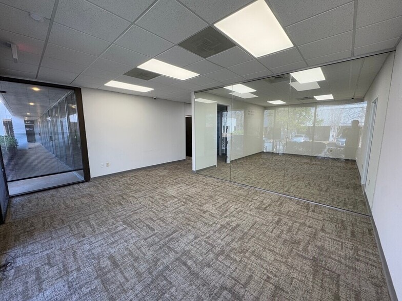 3850 Holcomb Bridge Rd, Norcross, GA for lease - Interior Photo - Image 3 of 30