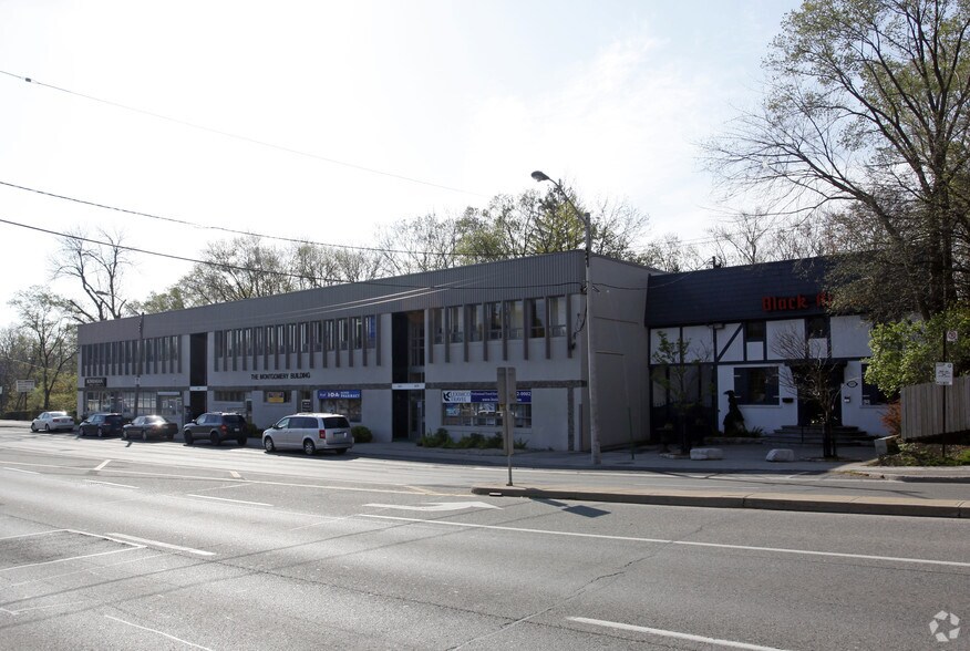 3267-3277 Bloor St W, Toronto, ON à louer - Photo du bâtiment - Image 2 de 5