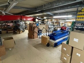 King William St, Salford for lease Interior Photo- Image 2 of 7