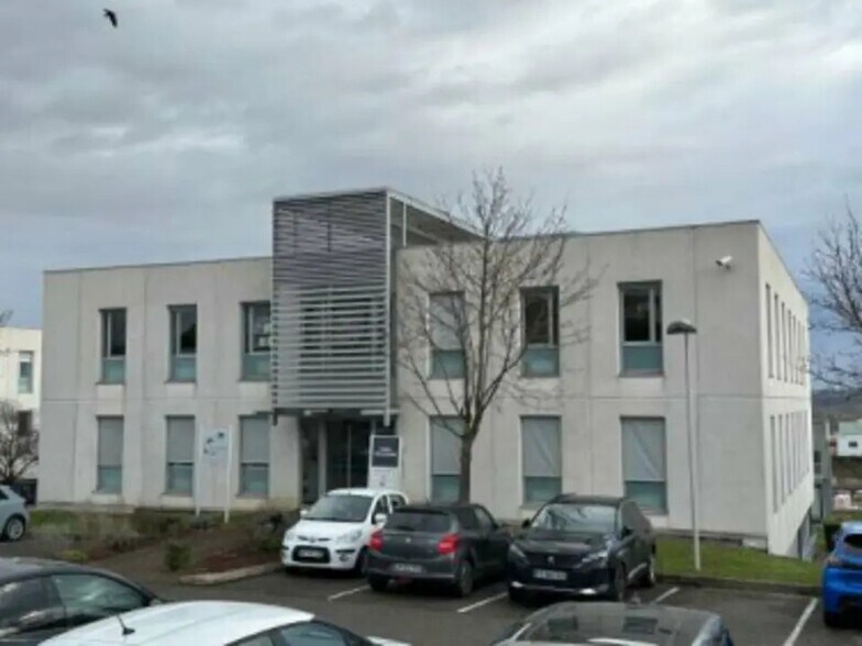 Bureau dans Limas à louer - Photo du bâtiment - Image 2 de 3