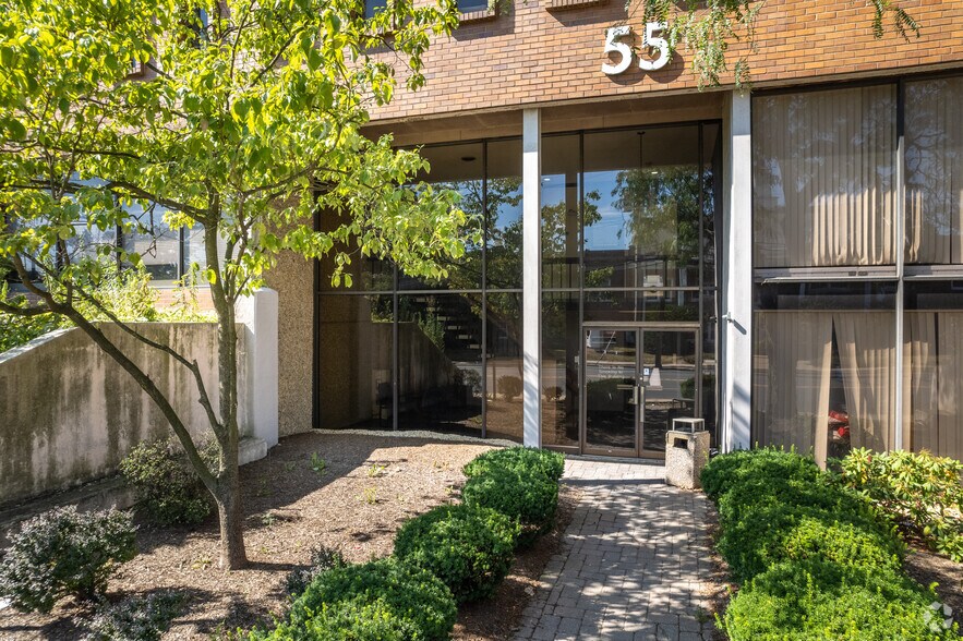 55 Morris Ave, Springfield, NJ à louer - Photo du bâtiment - Image 2 de 11