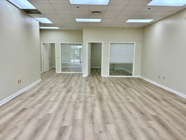 14056 Southwest Fwy, Sugar Land, TX à louer - Photo du bâtiment - Image 2 de 10