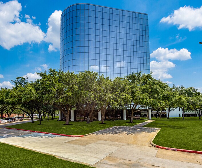 11011 Richmond Ave, Houston, TX à louer - Photo du bâtiment - Image 2 de 11