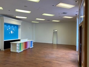 209-651 Paseo Nuevo, Santa Barbara, CA à louer Photo du bâtiment- Image 1 de 4