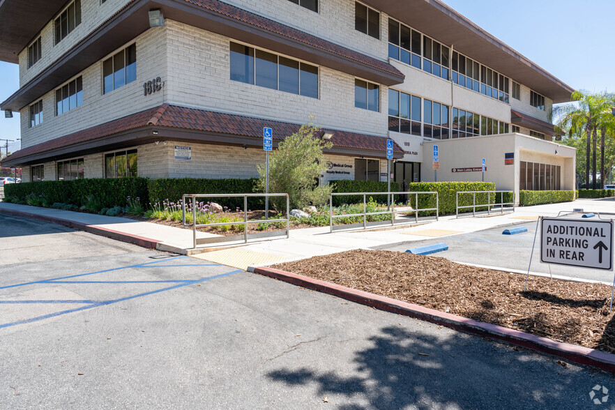 1818 N Orange Grove Ave, Pomona, CA for lease - Building Photo - Image 3 of 27