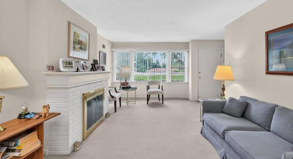 11147 Olive Blvd, Saint Louis, MO à vendre - Photo intérieure - Image 2 de 22
