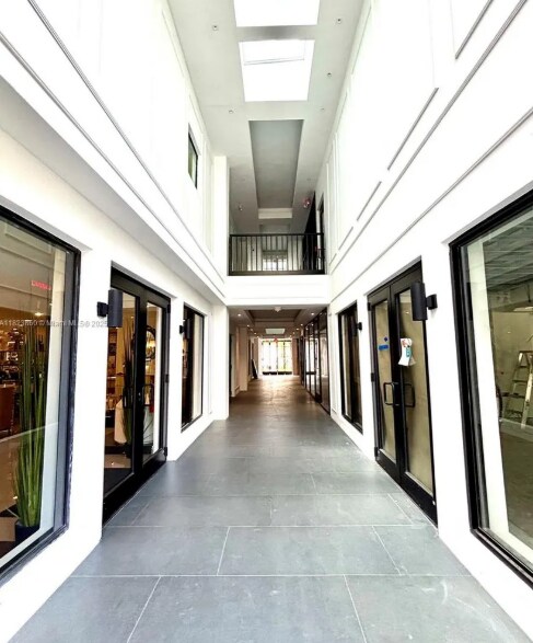 2700 SW 3rd Ave, Miami, FL à louer - Photo du bâtiment - Image 2 de 14