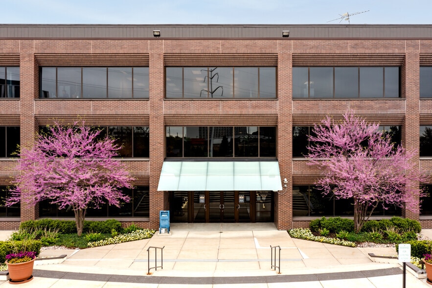 1200 Jorie Blvd, Oak Brook, IL for lease - Building Photo - Image 3 of 24