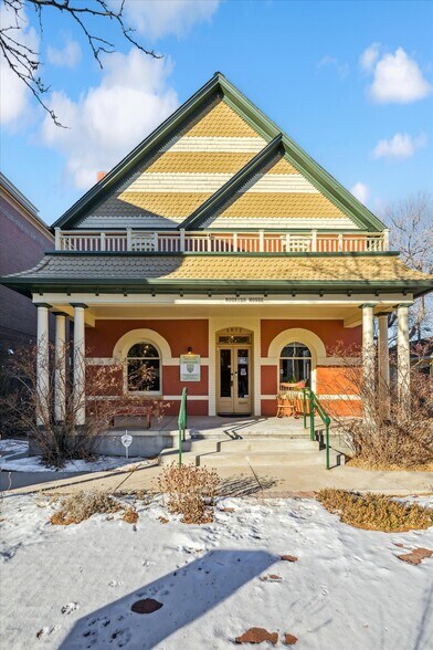5613 Olde Wadsworth Blvd, Arvada, CO à louer - Photo du bâtiment - Image 1 de 17