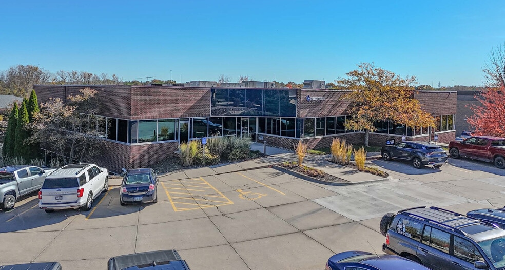 12119 Stratford Dr, Clive, IA for lease - Building Photo - Image 2 of 7