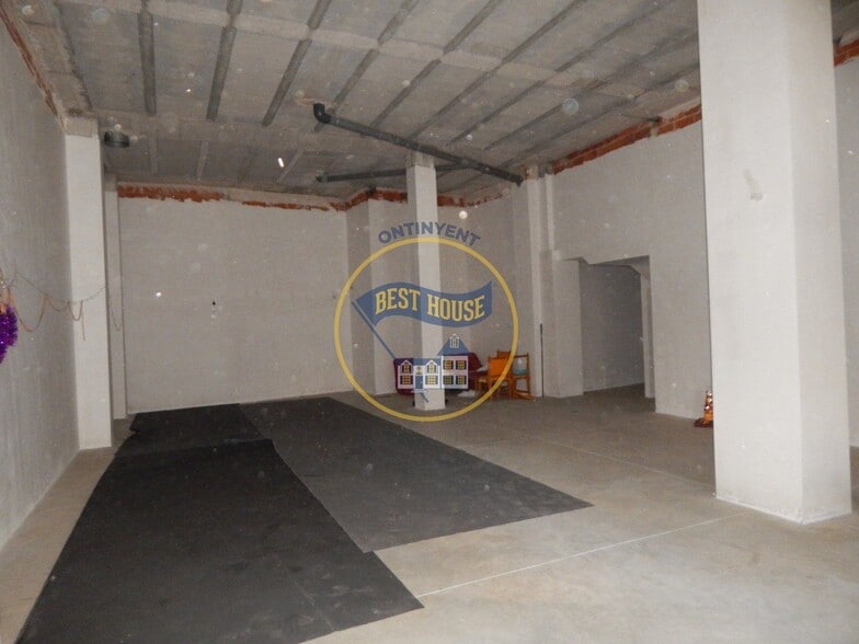 Retail in Ontinyent, Valencia for lease - Building Photo - Image 2 of 7