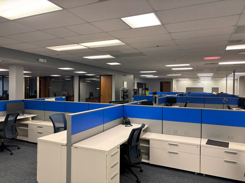 1875 Research Dr, Troy, MI for lease - Building Photo - Image 3 of 7