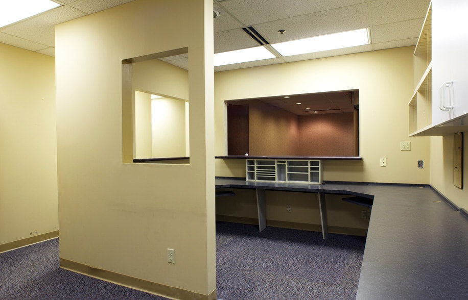 16216 Baxter Rd, Chesterfield, MO à louer - Photo intérieure - Image 3 de 14