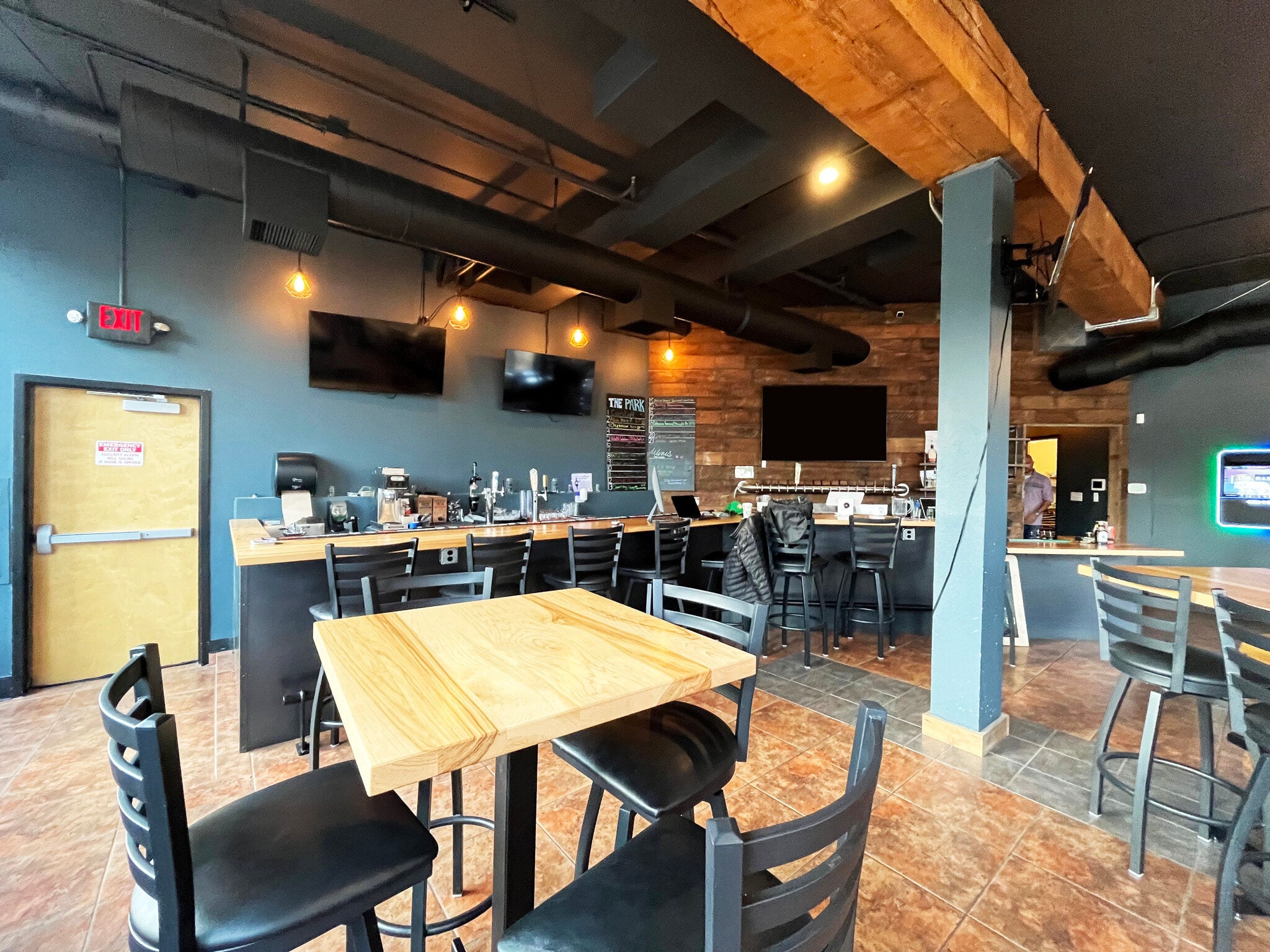 7319 N John Ave, Portland, OR for lease Interior Photo- Image 1 of 7