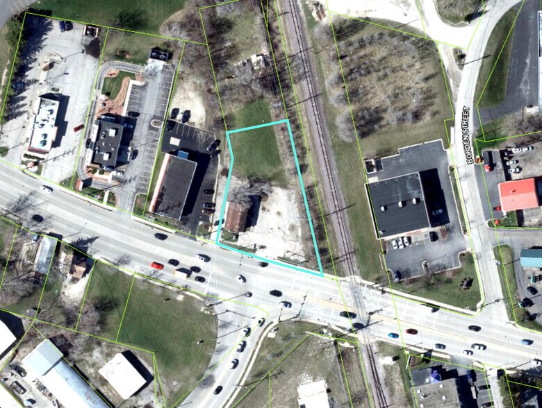 4104 W Elm St, McHenry, IL à vendre - Photo du bâtiment - Image 2 de 2