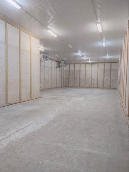 1510 John Fitch Blvd, South Windsor, CT for lease - Interior Photo - Image 3 of 28