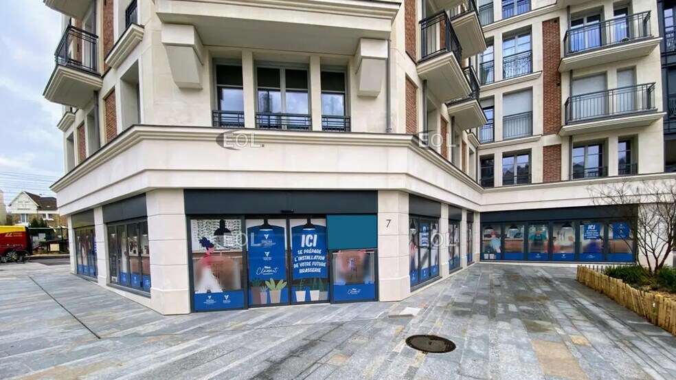 Commerce de détail dans Clamart à louer - Photo du bâtiment - Image 2 de 5