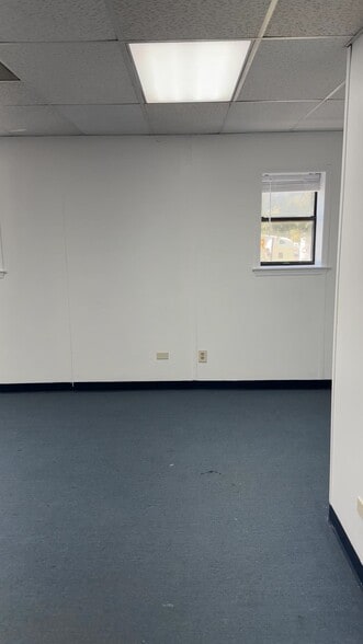 1620 Dean Forest Rd, Savannah, GA for lease - Commercial Listing Video - Image 2 of 24