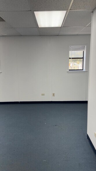 1620 Dean Forest Rd, Savannah, GA à louer - Vidéo sur l’inscription commerciale - Image 2 de 24