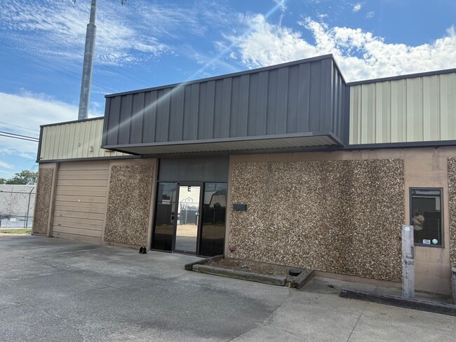 More details for 413 N Walnut Ave, Broken Arrow, OK - Industrial for Lease