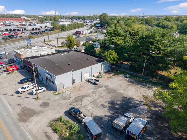 3031 S Holt Rd, Indianapolis, IN à vendre - Photo du bâtiment - Image 3 de 11