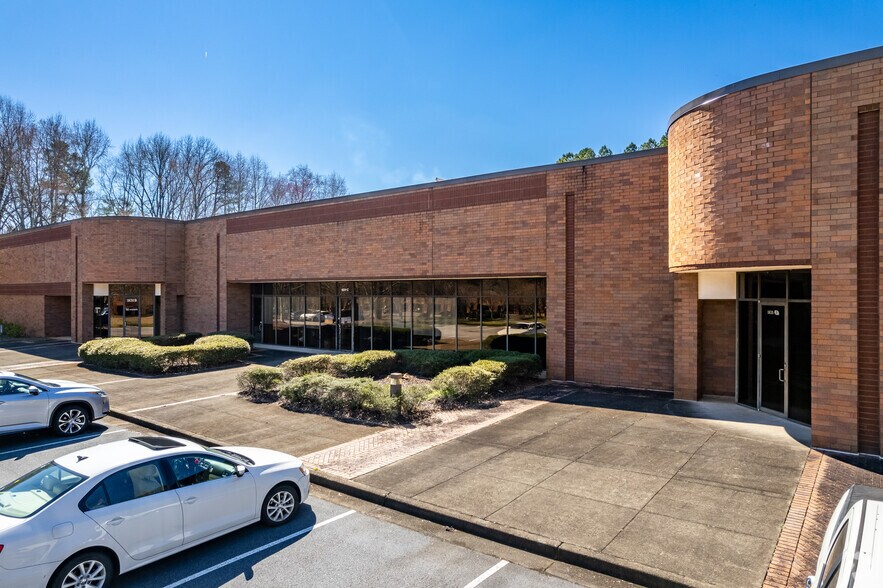 1831 W Oak Pky, Marietta, GA à louer - Photo du bâtiment - Image 2 de 6