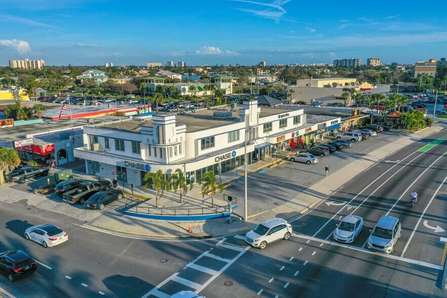 10681 Gulf Blvd, Treasure Island, FL à louer - Photo du bâtiment - Image 3 de 8