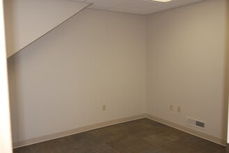 510 Main St, Gorham, ME à louer Photo intérieure- Image 2 de 3