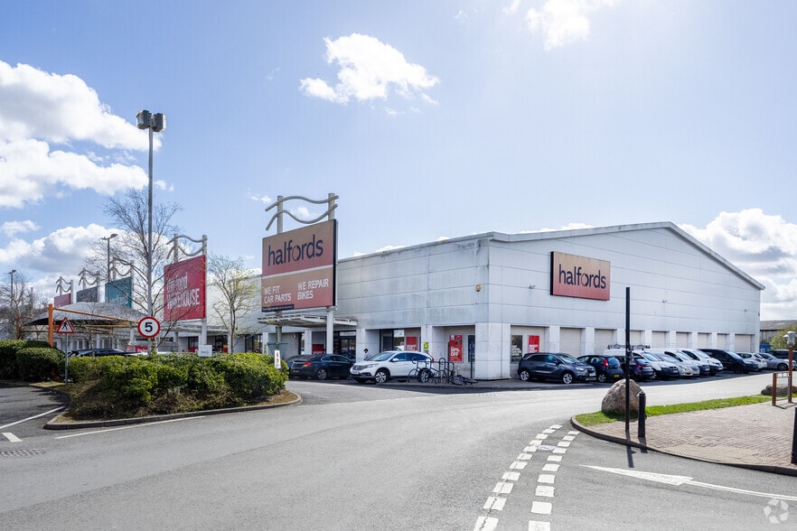 5 Watling St, Cannock for lease - Primary Photo - Image 1 of 3