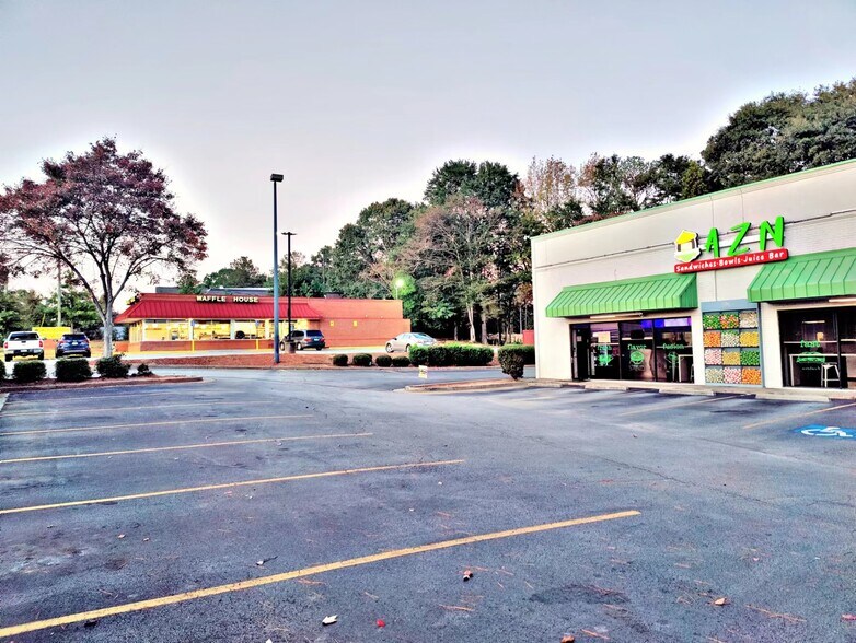 790 S Glynn St, Fayetteville, GA à vendre - Photo du bâtiment - Image 2 de 6