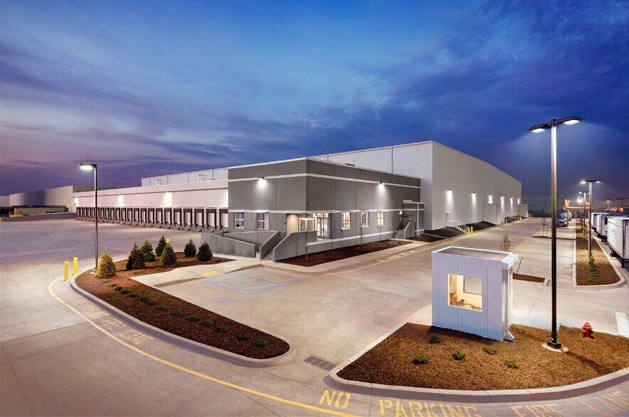 9800 20th St, Vero Beach, FL à louer - Photo du bâtiment - Image 2 de 6