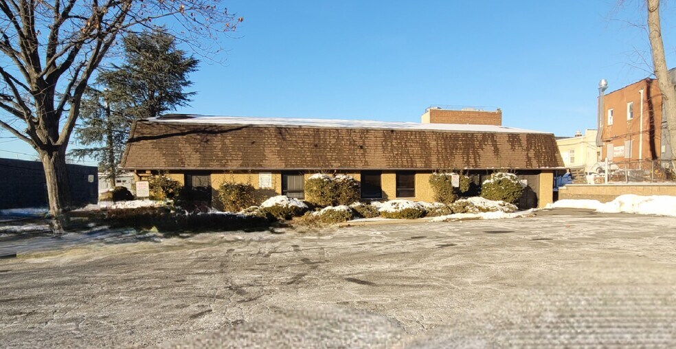 75 Portland Ave, Bergenfield, NJ à louer - Photo du bâtiment - Image 3 de 5