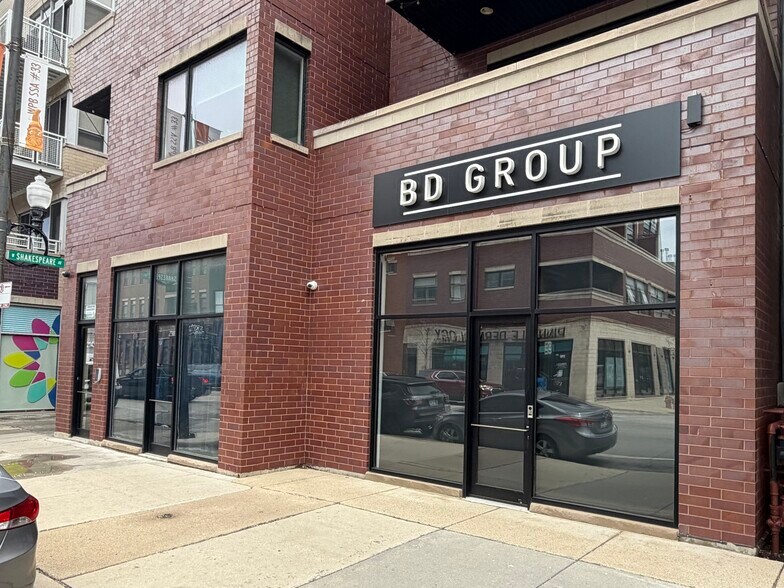 2143 N Damen Ave, Chicago, IL à louer - Photo du bâtiment - Image 2 de 3