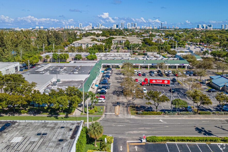 920-1020 W Hallandale Beach Blvd, Hallandale Beach, FL à louer - Aérien - Image 2 de 19