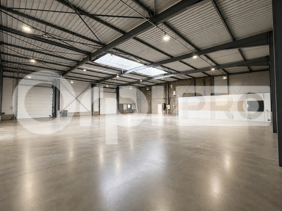 Flex in Arnas for lease Interior Photo- Image 1 of 5