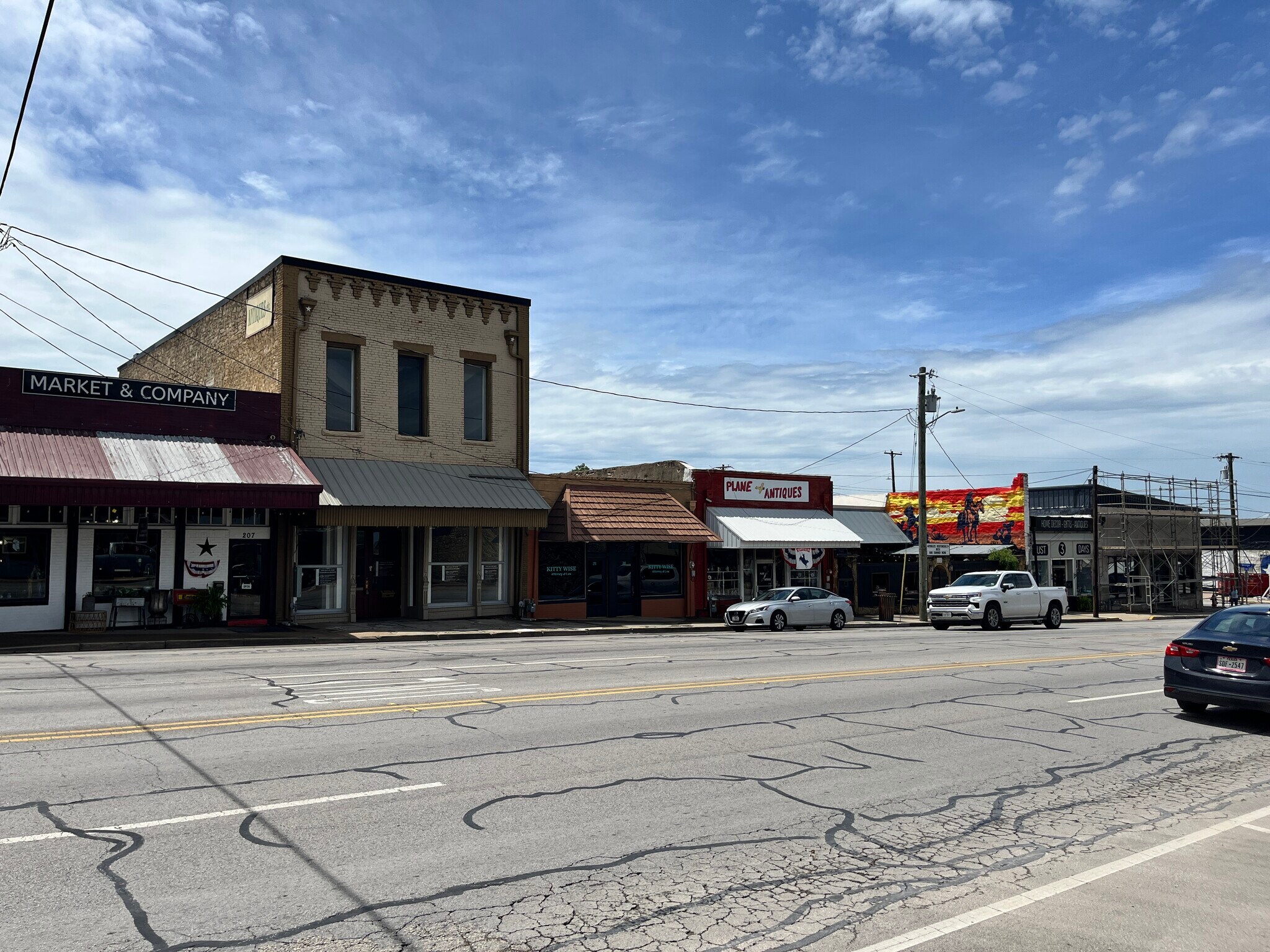 209 N Main St, Weatherford, TX à vendre Photo du bâtiment- Image 1 de 10