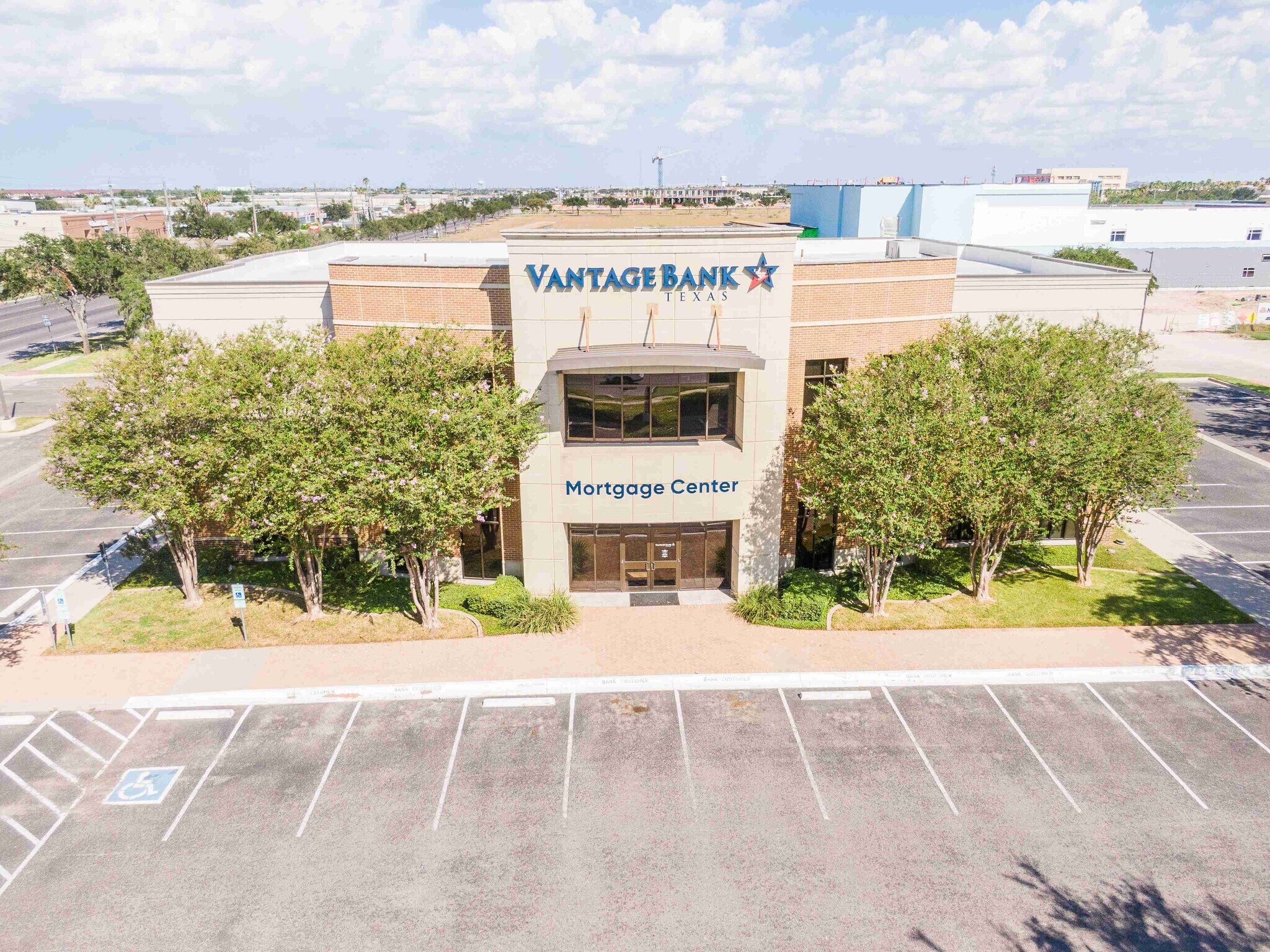 1524 N Mccoll St, McAllen, TX à louer Photo du bâtiment- Image 1 de 5