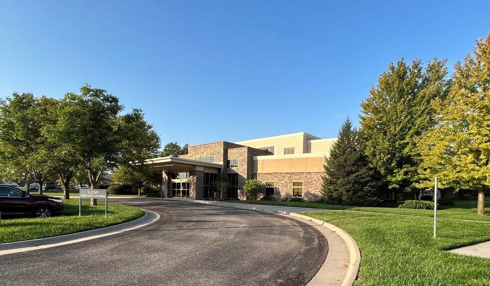 13213 W 21st St N, Wichita, KS à louer - Photo du bâtiment - Image 1 de 13