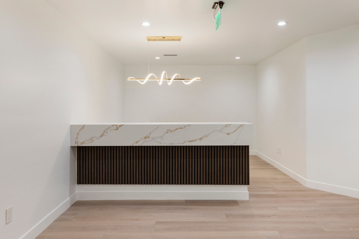 436 N Roxbury Dr, Beverly Hills, CA for lease Interior Photo- Image 1 of 4