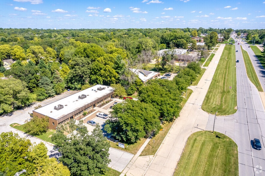 7177 Hickman Rd, Urbandale, IA à vendre - Aérien - Image 3 de 15