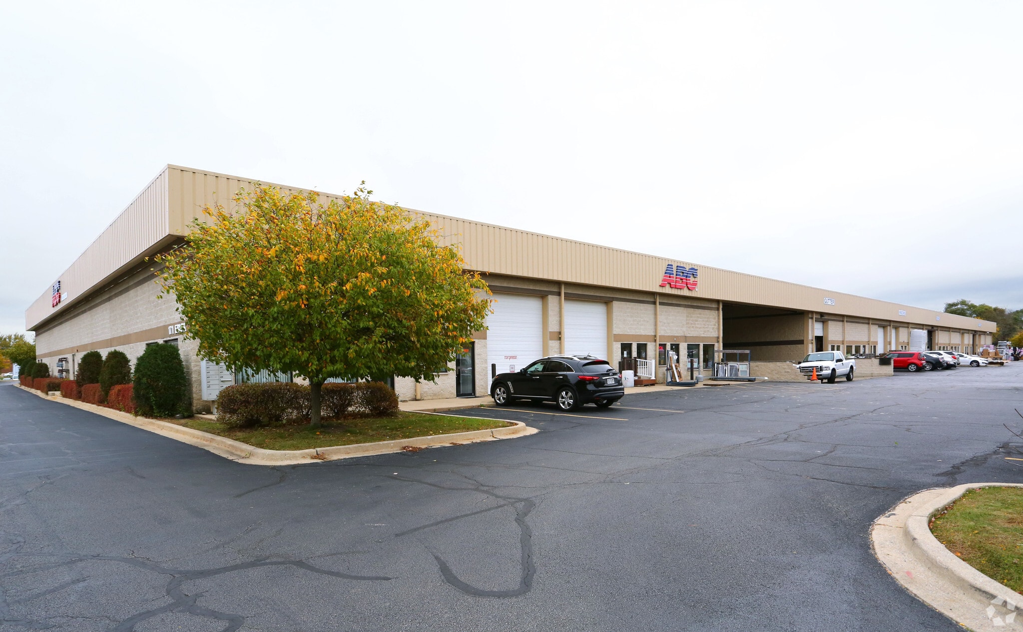 171 Erick St, Crystal Lake, IL for lease Primary Photo- Image 1 of 5