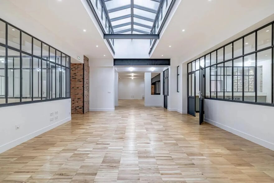 Office in Paris for sale - Building Photo - Image 2 of 16