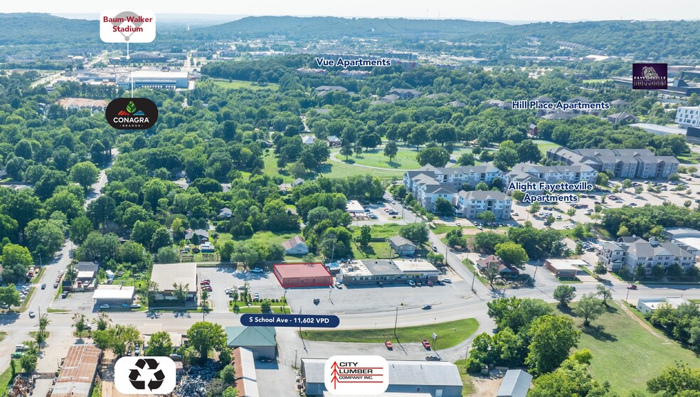 1153 S School Ave, Fayetteville, AR à louer - Photo du bâtiment - Image 2 de 5