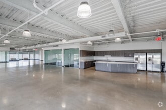 6 Montgomery Village Ave, Gaithersburg, MD à louer Photo intérieure- Image 2 de 5