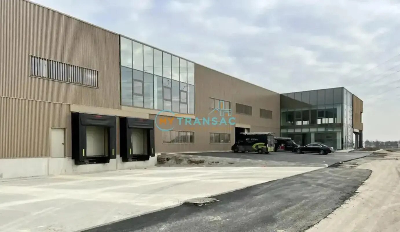 Local d'activités dans Tremblay-en-France à vendre Photo du bâtiment- Image 1 de 8