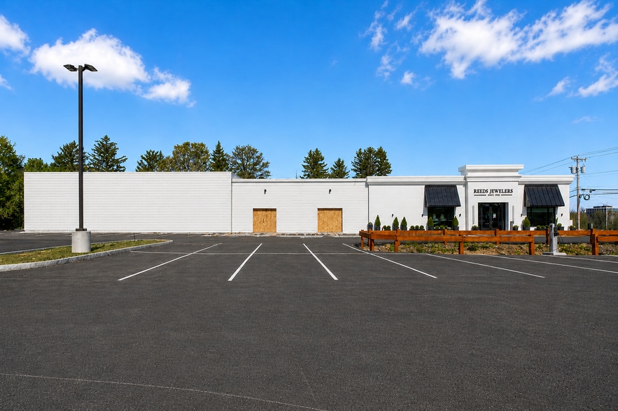 100 Dewey Ave, Fayetteville, NY for lease - Building Photo - Image 2 of 5